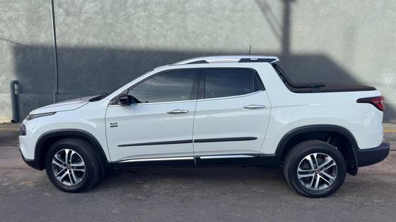 FIAT TORO 2.0 16V TURBO DIESEL VOLCANO 4WD AT9
